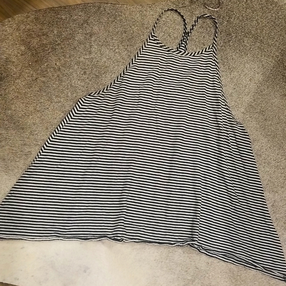 Hollister. Size S. B/W